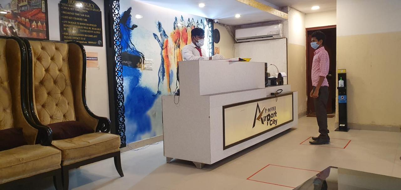 Hotel Airport City Near Delhi International Airport นิวเดลี ภายนอก รูปภาพ