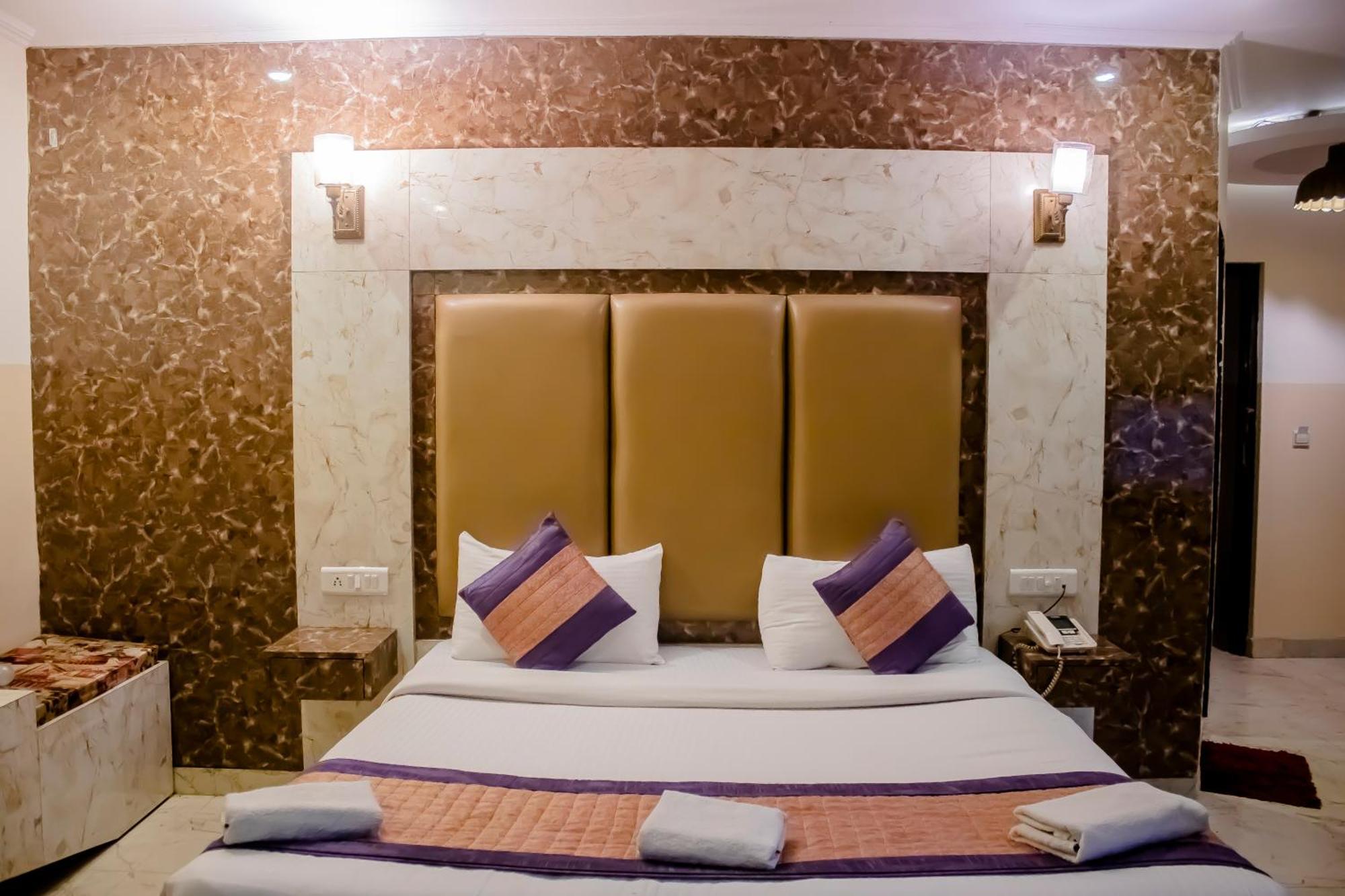 Hotel Airport City Near Delhi International Airport นิวเดลี ภายนอก รูปภาพ