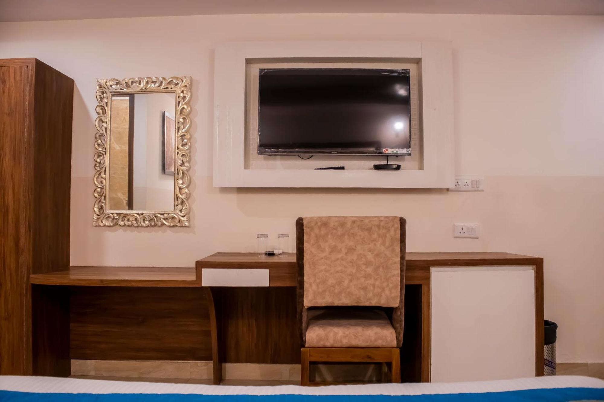 Hotel Airport City Near Delhi International Airport นิวเดลี ภายนอก รูปภาพ