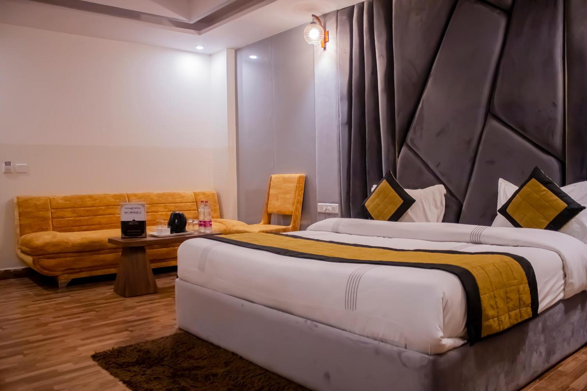 Hotel Airport City Near Delhi International Airport นิวเดลี ภายนอก รูปภาพ