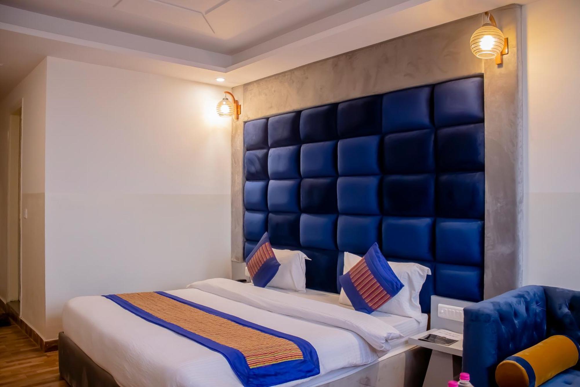 Hotel Airport City Near Delhi International Airport นิวเดลี ภายนอก รูปภาพ