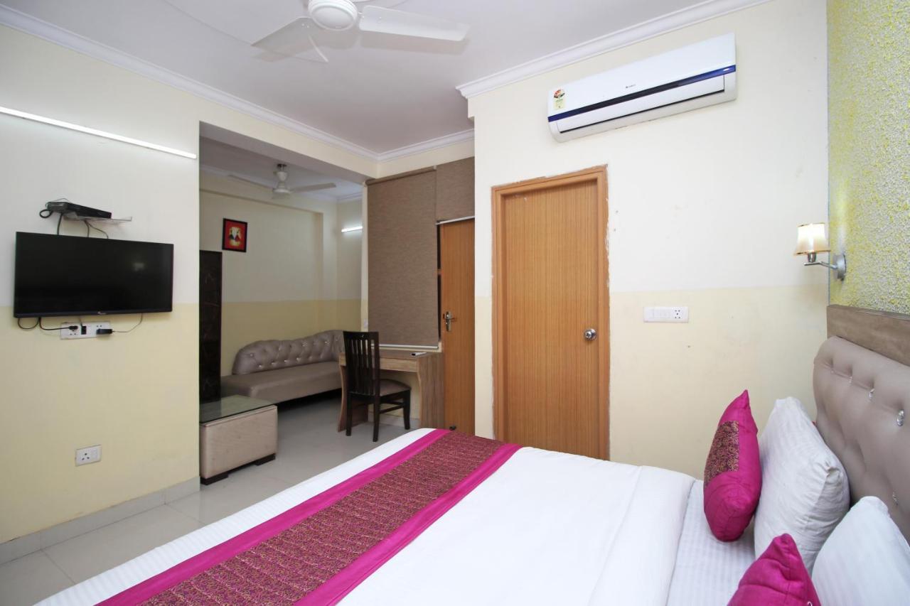 Hotel Airport City Near Delhi International Airport นิวเดลี ภายนอก รูปภาพ