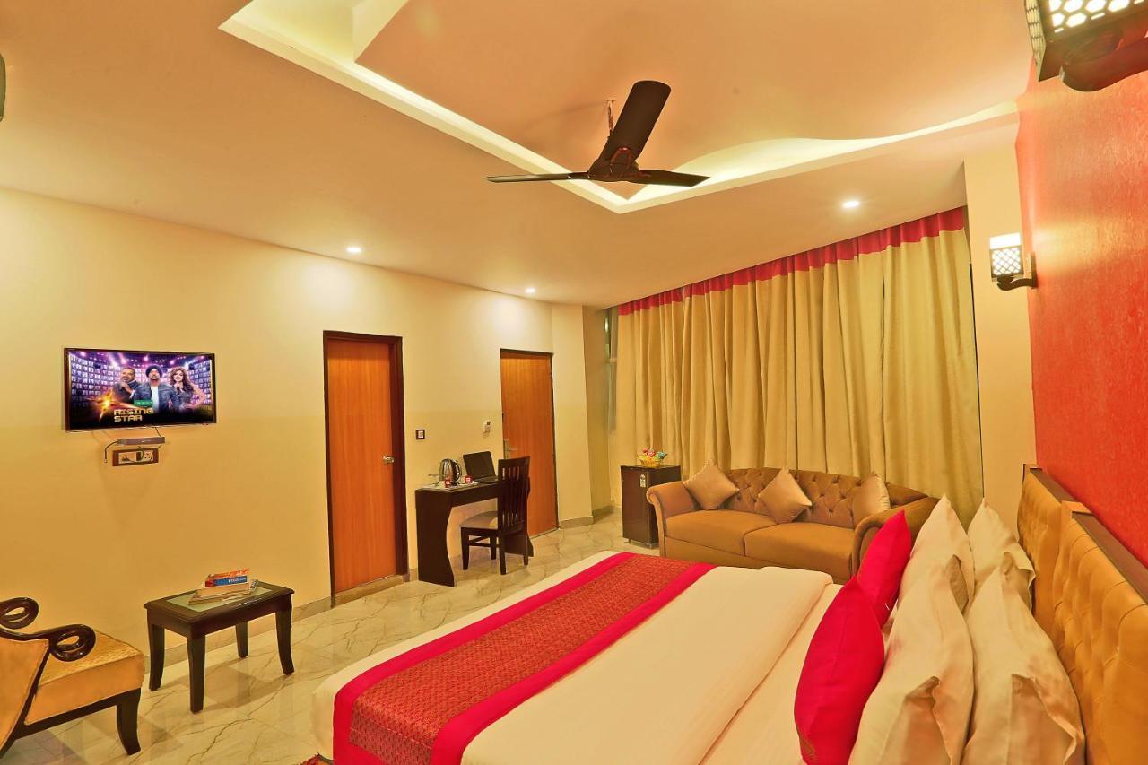 Hotel Airport City Near Delhi International Airport นิวเดลี ภายนอก รูปภาพ