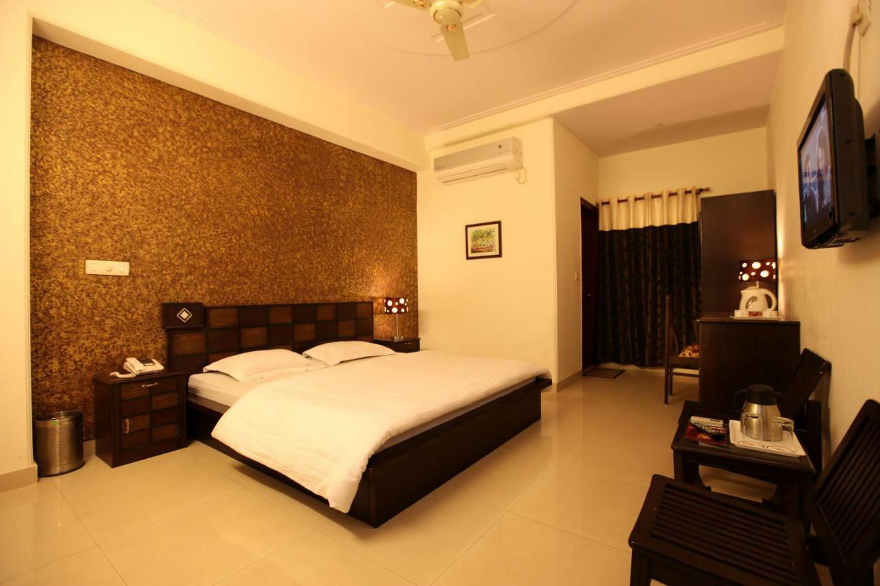 Hotel Airport City Near Delhi International Airport นิวเดลี ภายนอก รูปภาพ