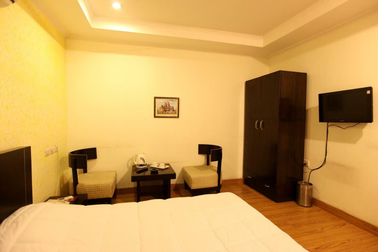 Hotel Airport City Near Delhi International Airport นิวเดลี ภายนอก รูปภาพ