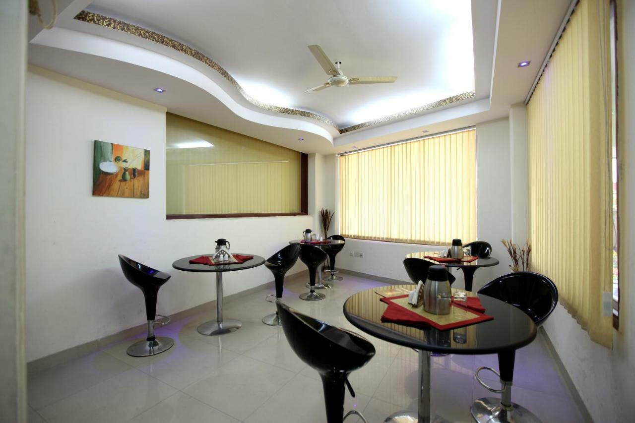 Hotel Airport City Near Delhi International Airport นิวเดลี ภายนอก รูปภาพ