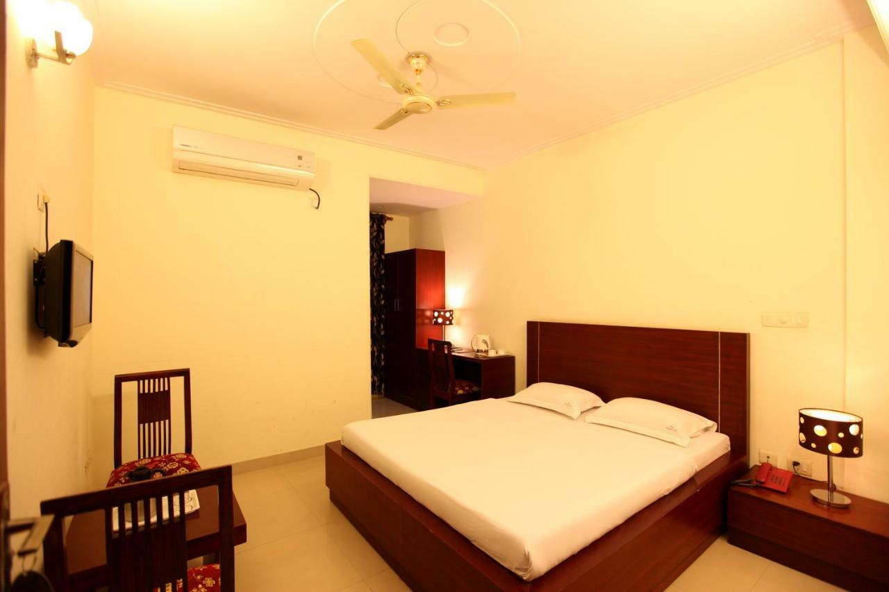 Hotel Airport City Near Delhi International Airport นิวเดลี ภายนอก รูปภาพ