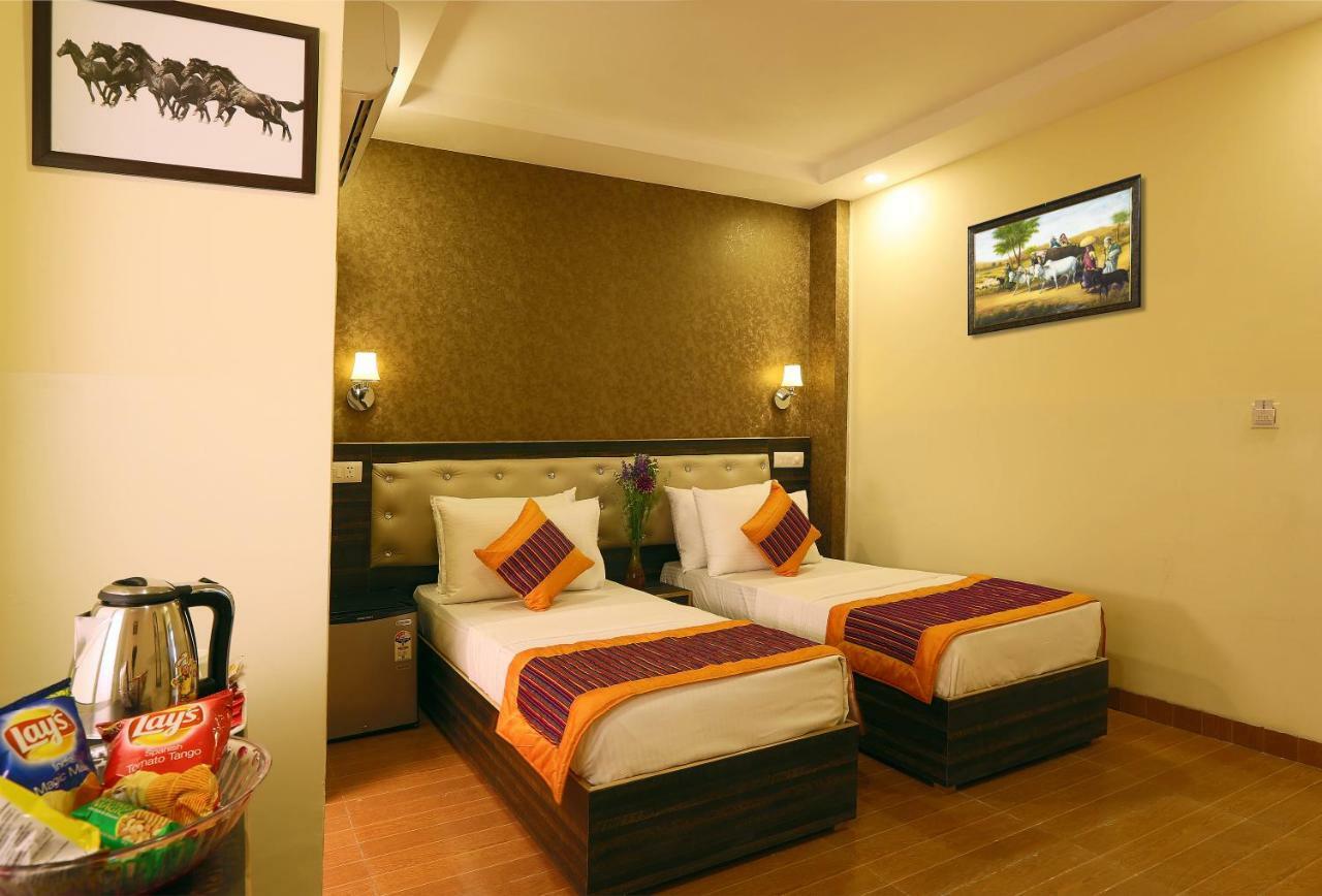 Hotel Airport City Near Delhi International Airport นิวเดลี ภายนอก รูปภาพ